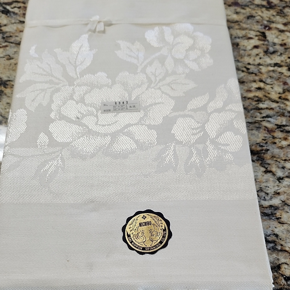 Vintage ClothTablecloth & 8 Napkin Set Ivory/Cream Imported Japan Damask Set New - Picture 1 of 8